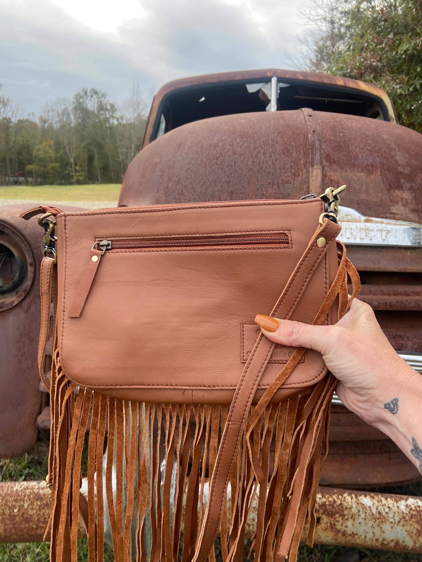 TOOLED CROSSBODY