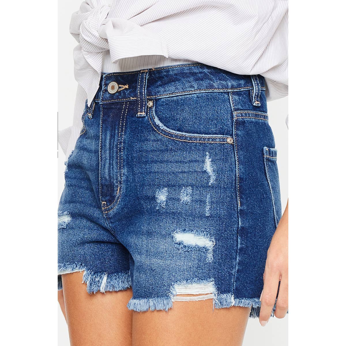 MEDIUM WASH SHORTS