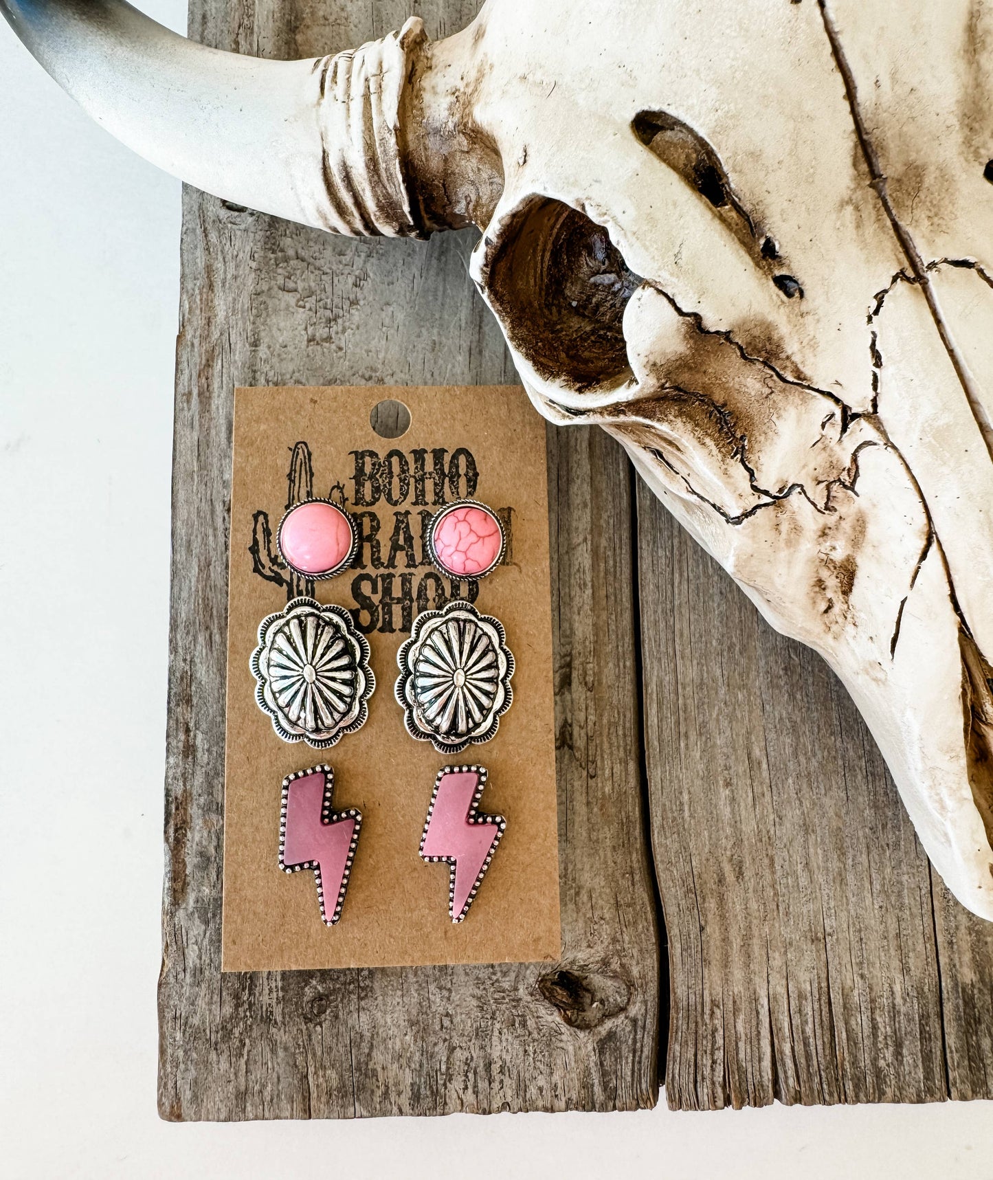 LIGHTNING BOLT CONCHO SET