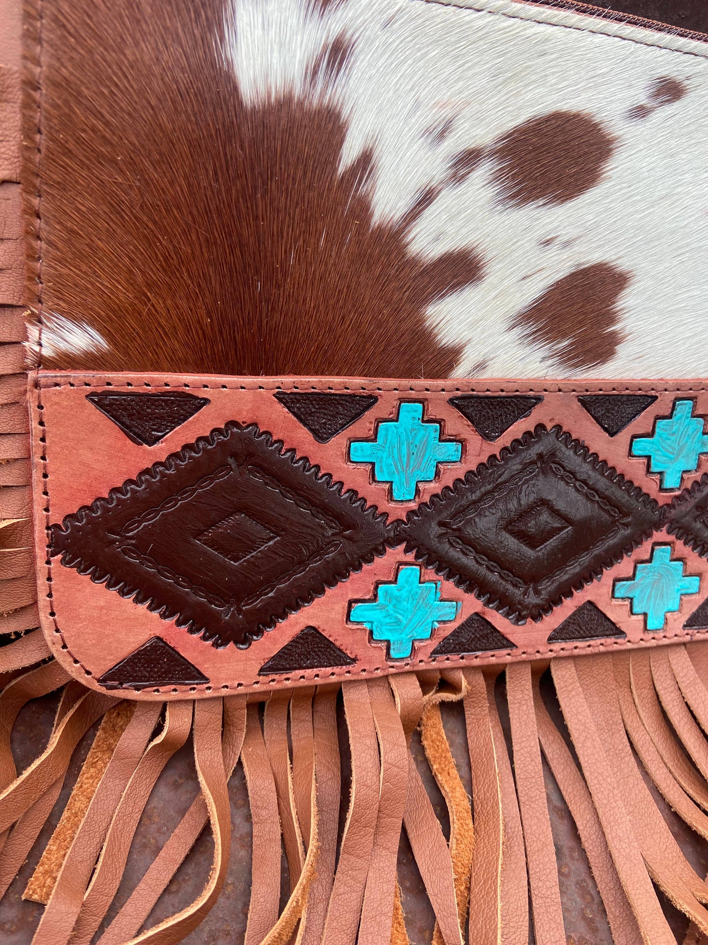 TOOLED CROSSBODY