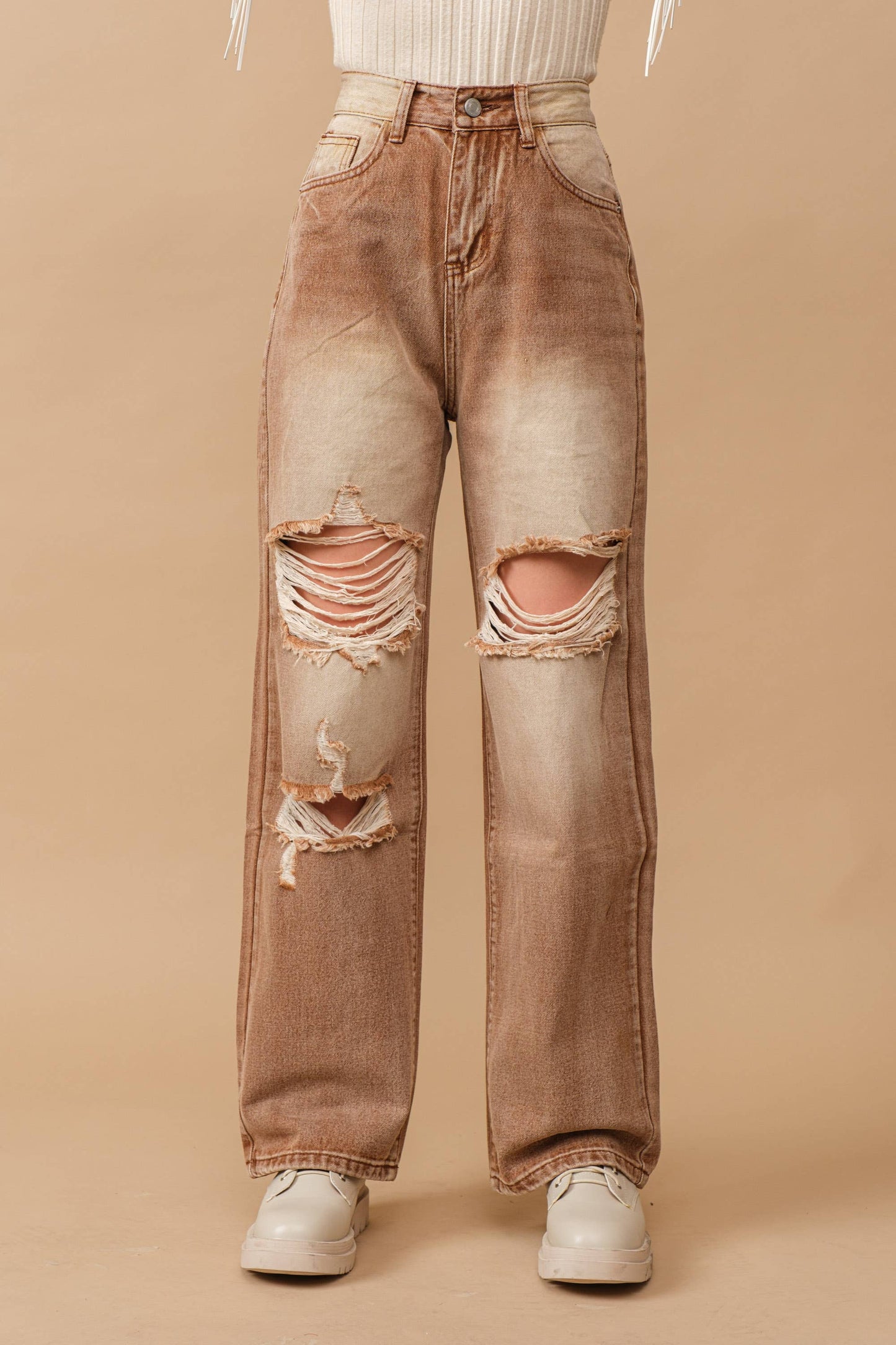 DISTRESSED DENIM JEANS
