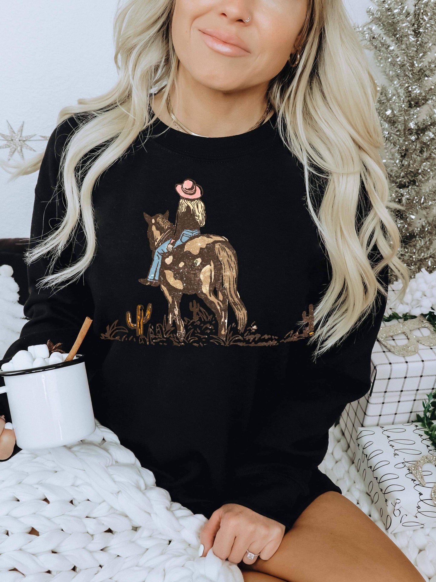 COWGIRL SCENERY SWEATSHIRT