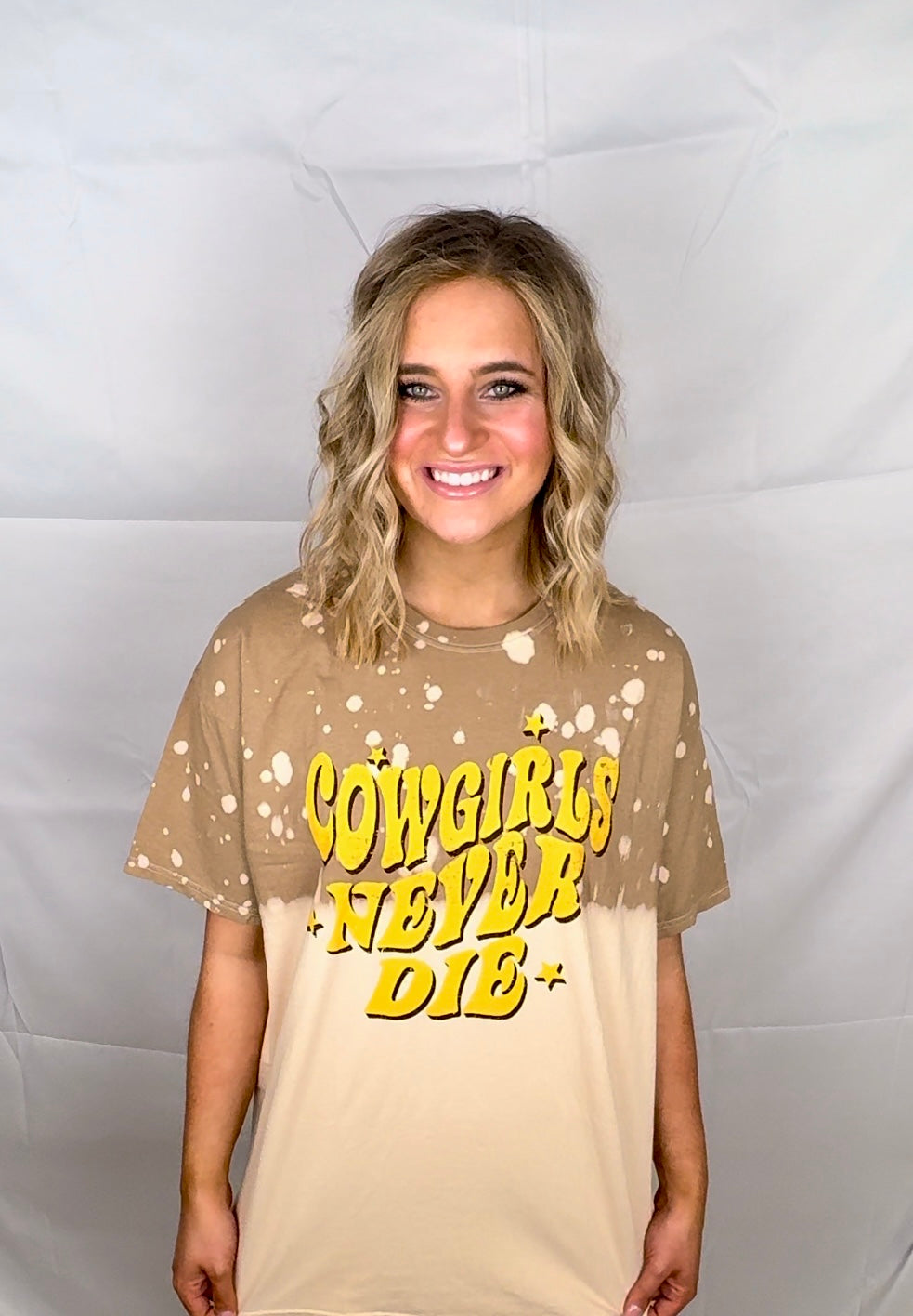 COWGIRLS NEVER DIE TEE