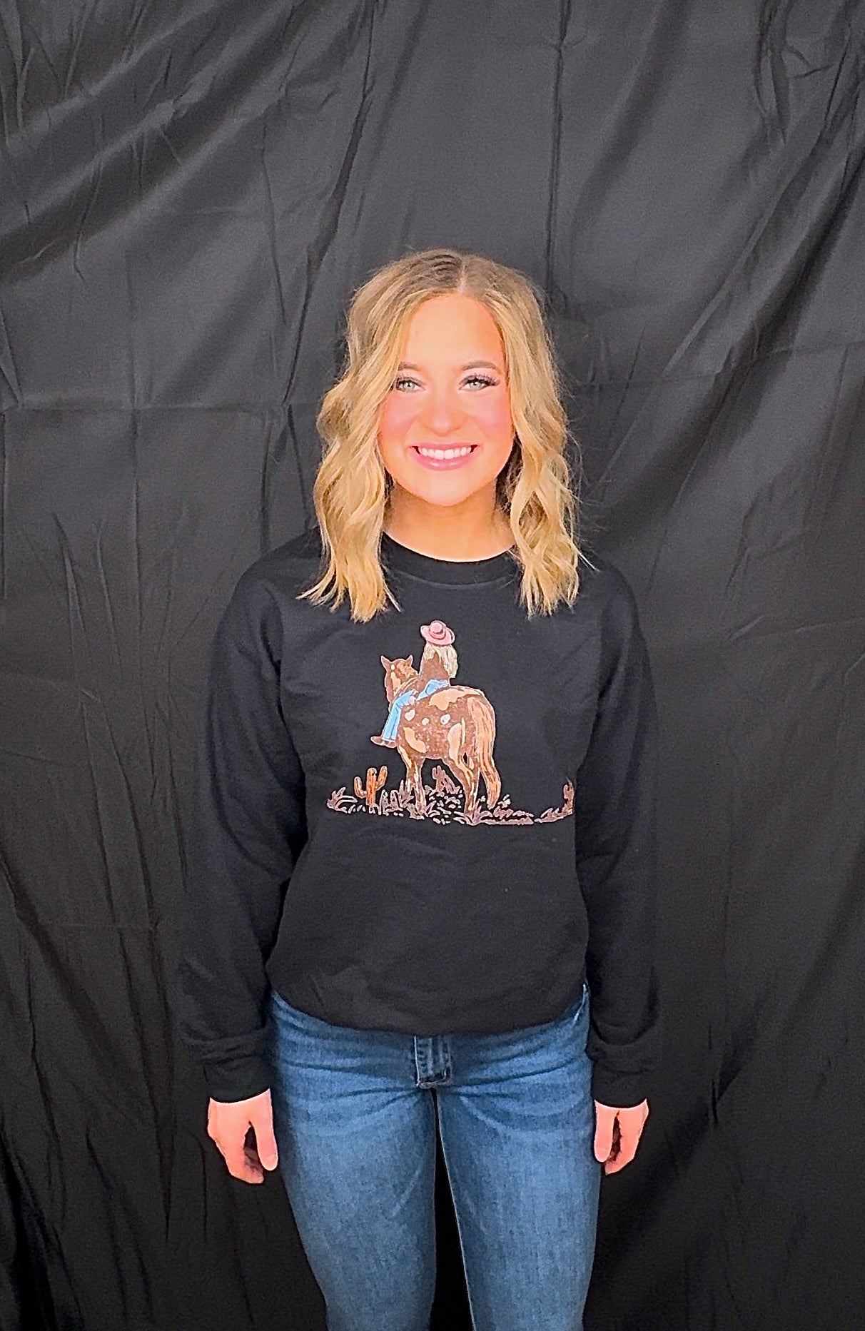 COWGIRL SCENERY SWEATSHIRT